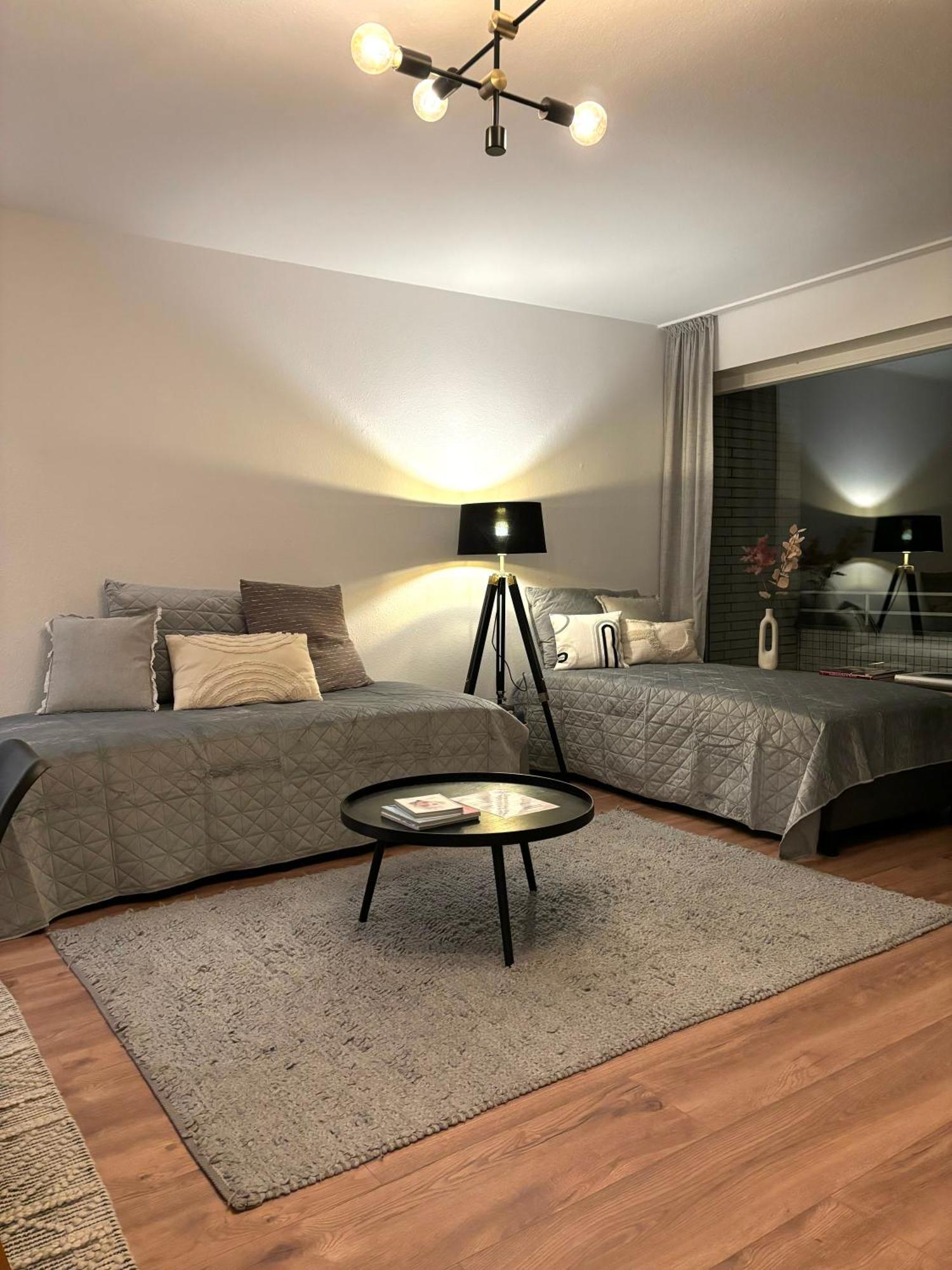 Apartment Mit Balkon - Netflix - Nahe Messe Duesseldorf Krefeld Buitenkant foto